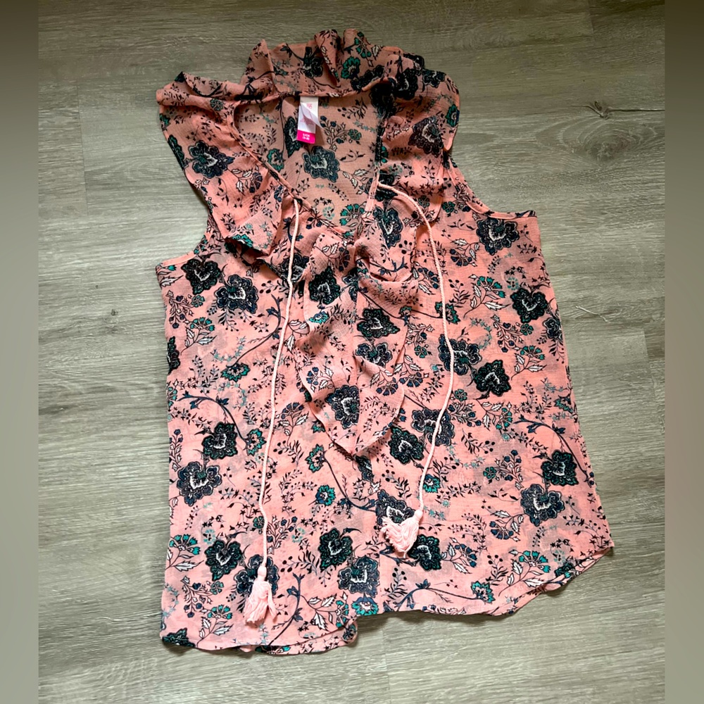 Floral Summer blouse with fringe self-tied bow. Small to medium size
